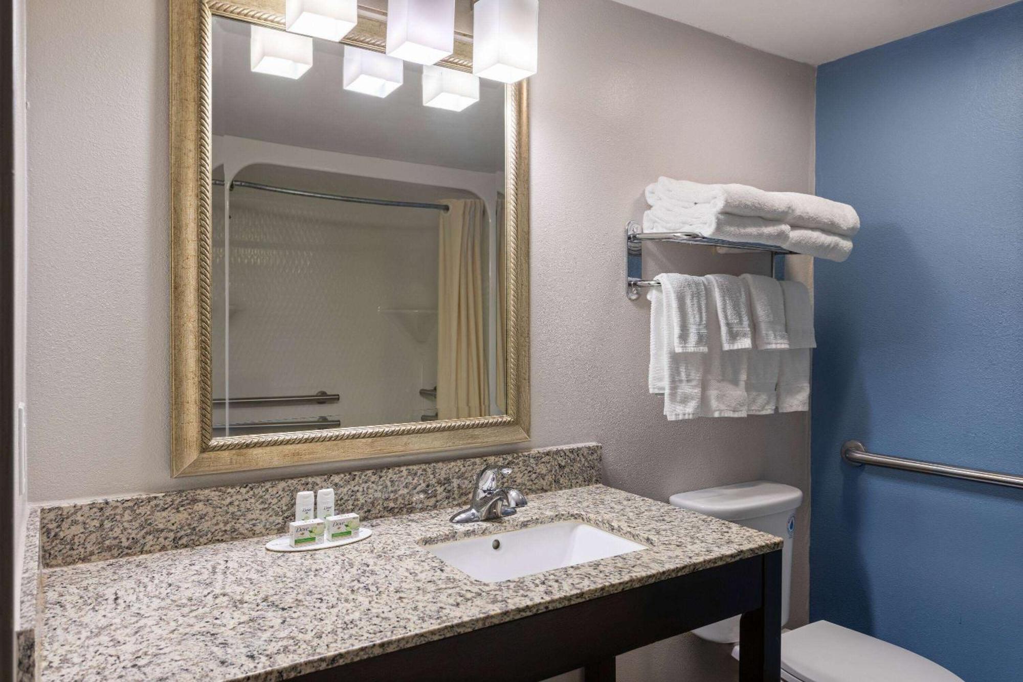 Baymont By Wyndham Newark At University Of Delaware Eksteriør billede